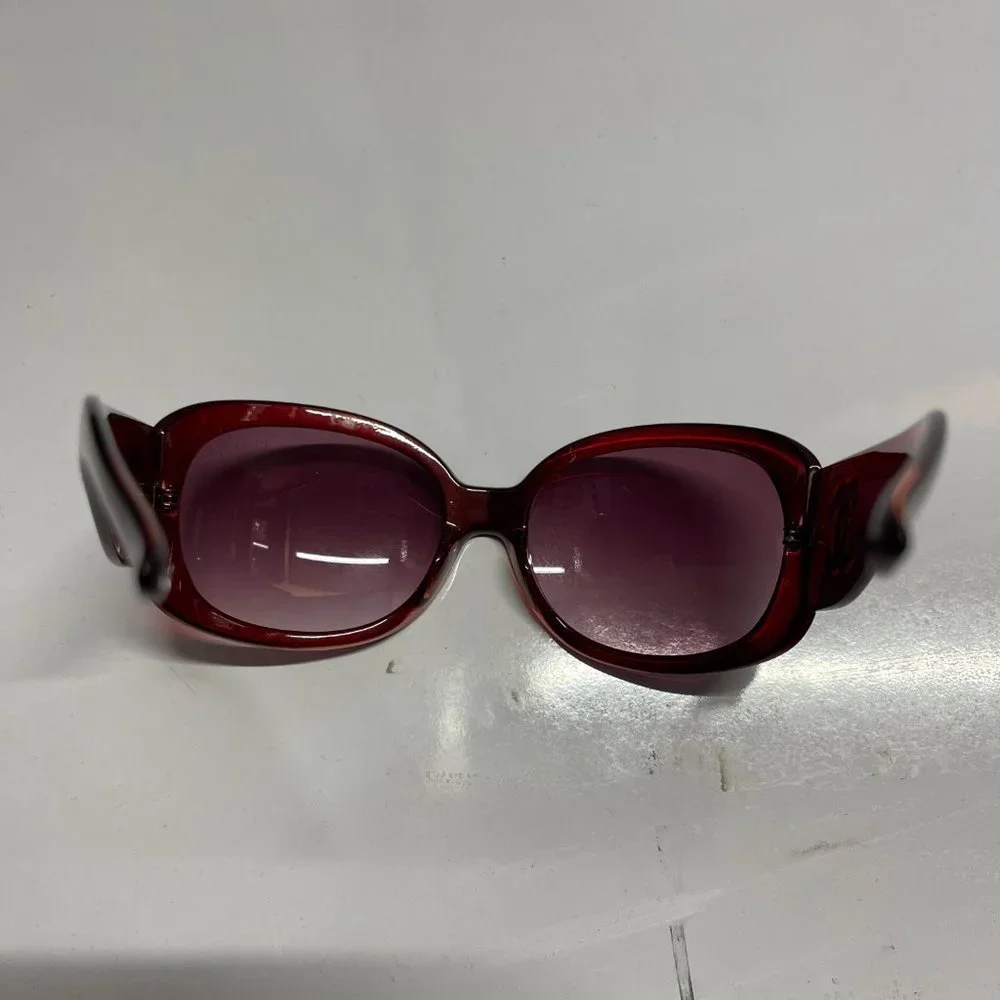 CHANEL Red Tinted CC Logo Sunglasses - Picture 5 of 8